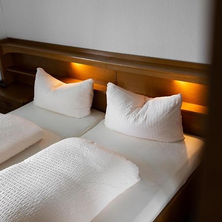 Hotel Froehlich-Hoeche Uslar Bagian luar foto