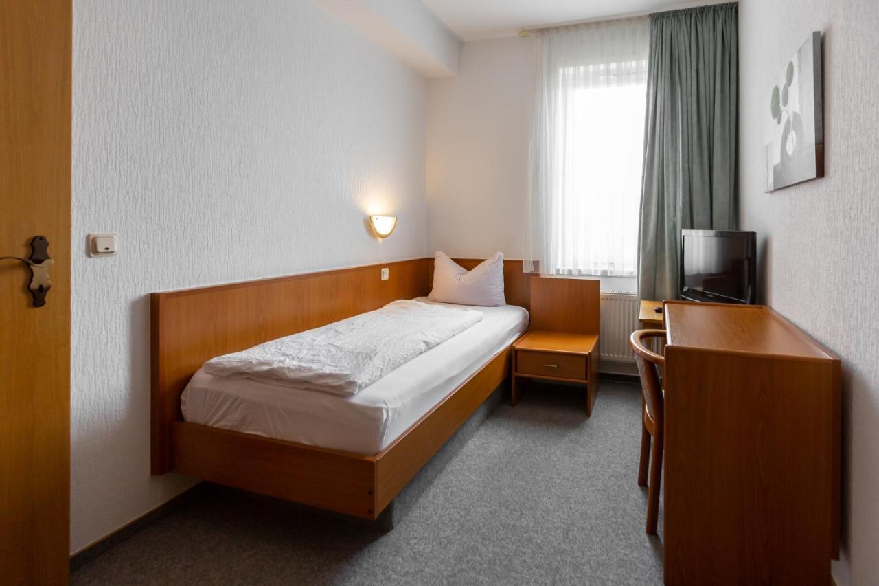 Hotel Froehlich-Hoeche Uslar Bagian luar foto