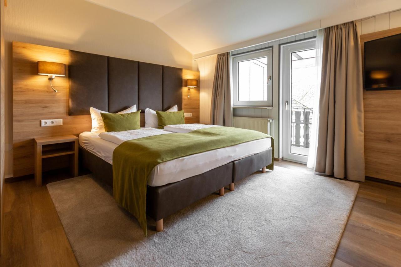 Hotel Froehlich-Hoeche Uslar Bagian luar foto