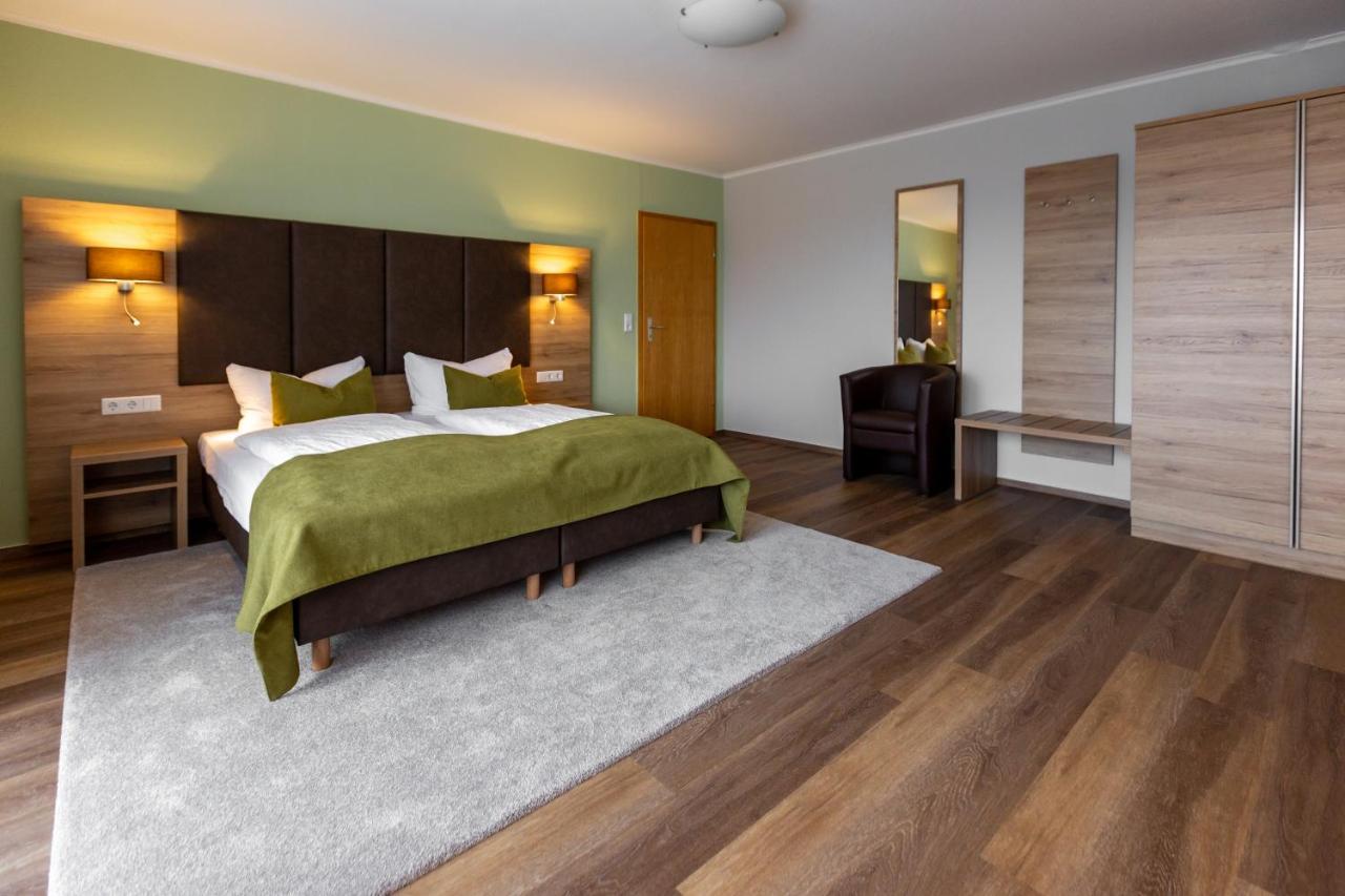 Hotel Froehlich-Hoeche Uslar Bagian luar foto