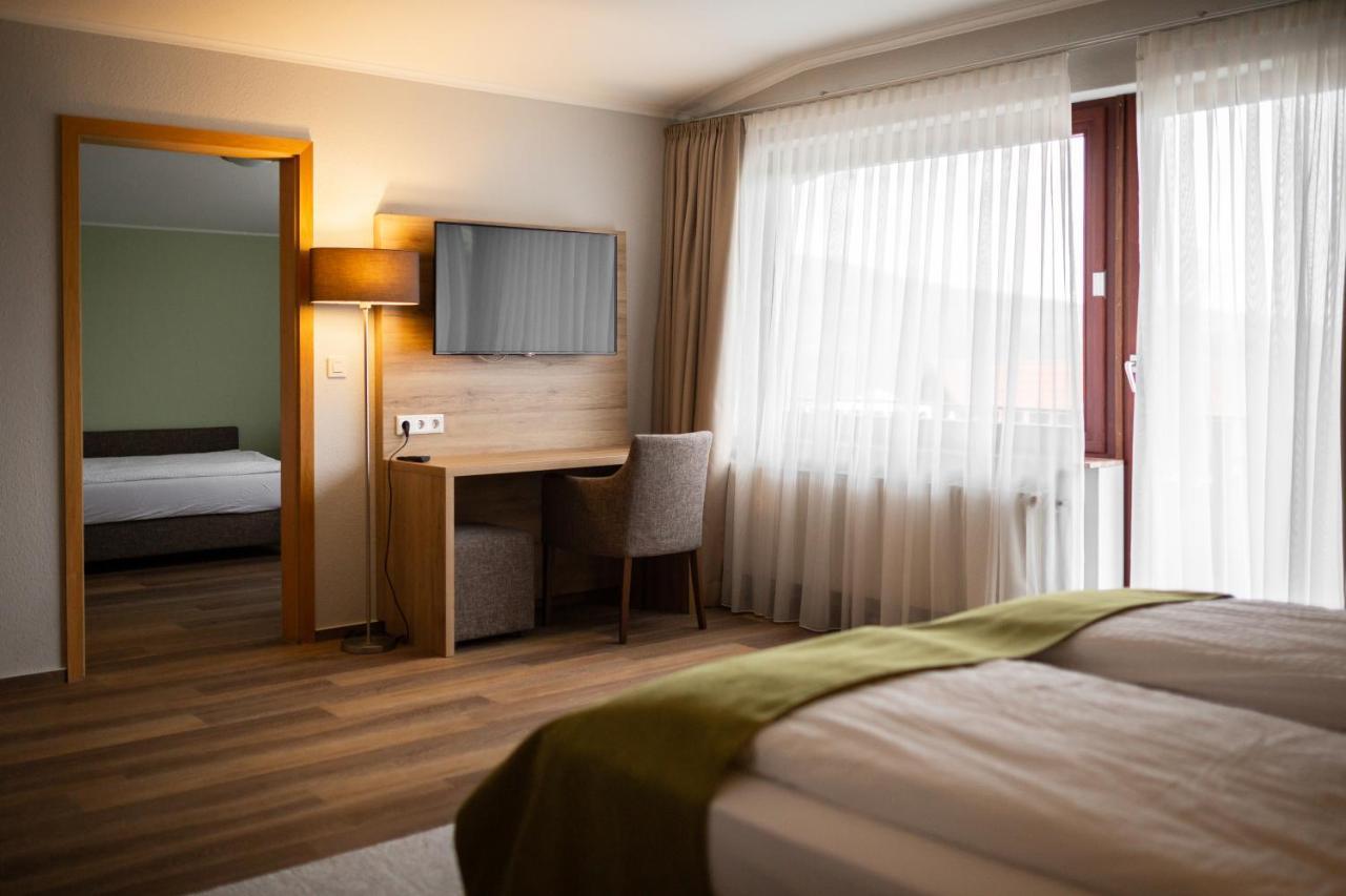 Hotel Froehlich-Hoeche Uslar Bagian luar foto